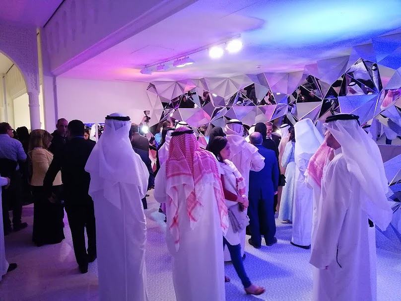 Instalación "Signos Mutantes" de Diego Moya en el encuentro anual de la SIAF - HORIZONTS de Sharjah