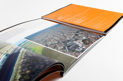 Catálogo de la exposición Yusur-Puentes: Paisaje y arquitectura en Marruecos y España, que formó parte del programa cultural de la Presidencia española de la Unión Europea