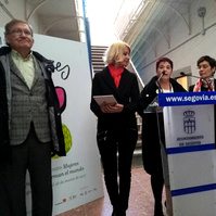 Zara Fernández de Moya y Santiago Olmo, comisarios de la exposición Miradas Paralelas. Irán-España: fotógrafas en el espejo en La Cárcel de Segovia