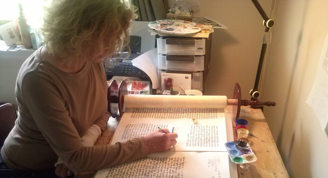 Laya Crust painting a haftarah image