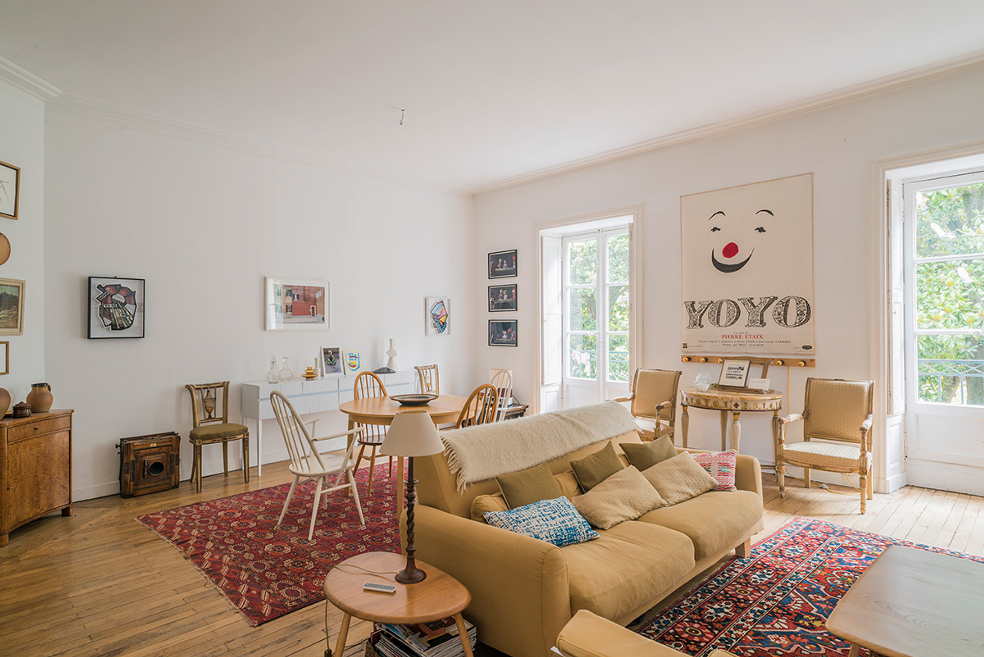 TRESTLES - Nantes, appartement de centre ville - 
Problématique : Créer une réelle entrée et imaginer une nouvelle chambre.
Réponse : Ré-agencer l'espace avec cette nouvelle entrée, la chambre et la cuisine attenante. Création de rangements et intégration