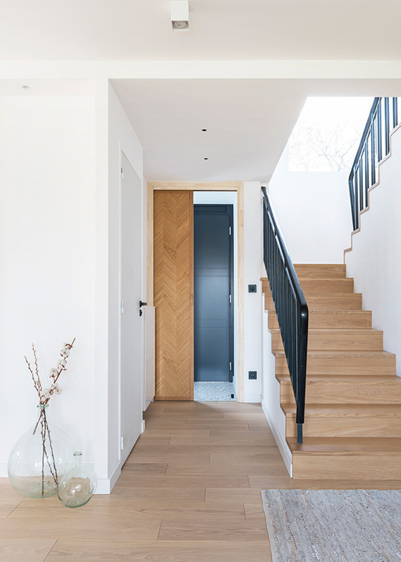 KAIFU - Nantes quartier zola, Maison d’architecte - Réagencement total de l’espace de vie du RDC. Création d’une cheminée centrale - lieux de vie. Emilie Guitton, architecte d'intérieur - Grand ouest, Nantes, Bretagne, Aquitaine, Pays basque.