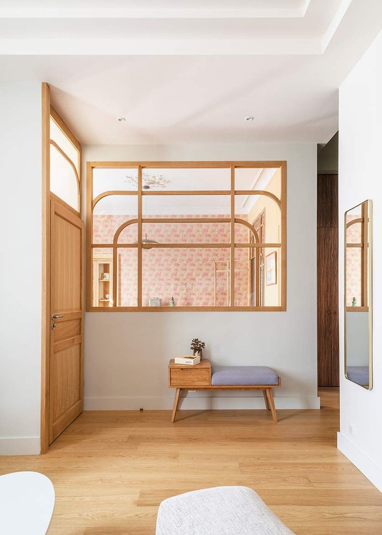 Emilie Guitton, architecte d'intérieur. Grand Ouest, Nantes, Aquitaine, Bretagne, Aquitaine, Pays basque. SULTAN - Verrière en bois - Espace de vie du RDC. Cheminée centrale.