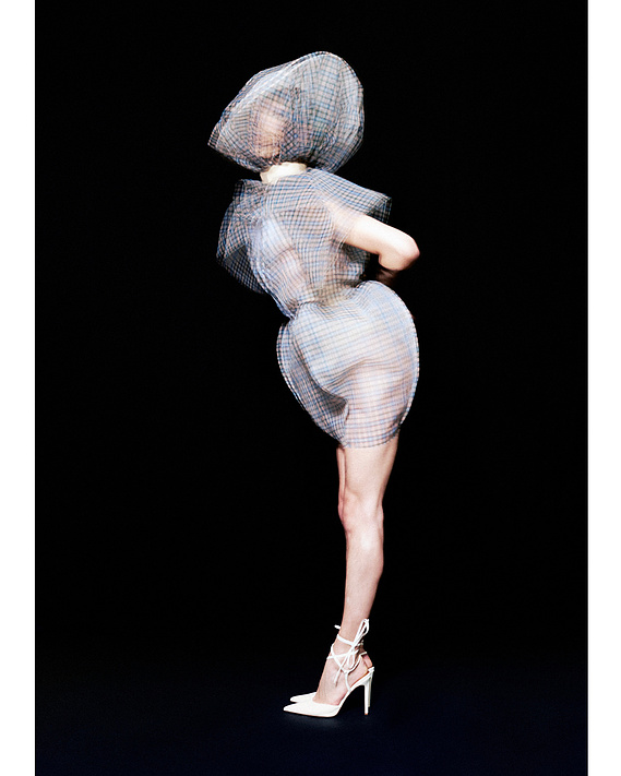 Lucy Leroy Photographe Paris
@lucy_leroy_marie
// Fashion and beauty Photography, Editorial, Still Life, Packshot. Photographie et post production, Set design, DA