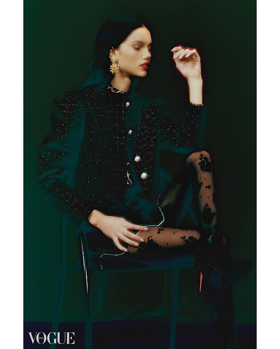 Lucy Leroy Photographe Paris
@lucy_leroy_marie
// Fashion and beauty Photography, Editorial, Still Life, Packshot. Photographie et post production, Set design, DA