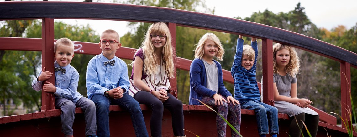 Capturing a uniqueness and connection to families and people is something I very much enjoy doing. I love interacting with families and making them feel comfortable and safe while I capture their uniqueness and personalities. 
