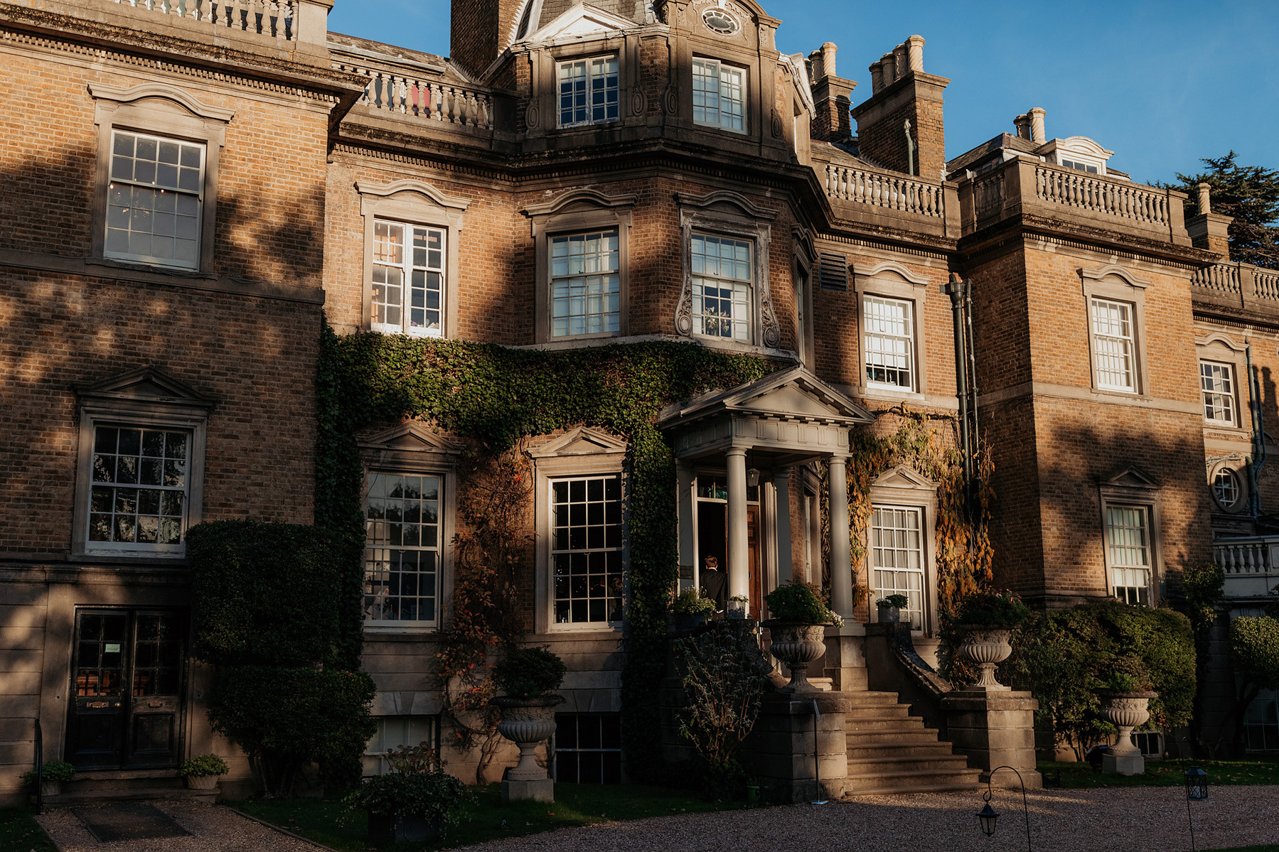 Hampton Court House Wedding
Alina Raducea Photography