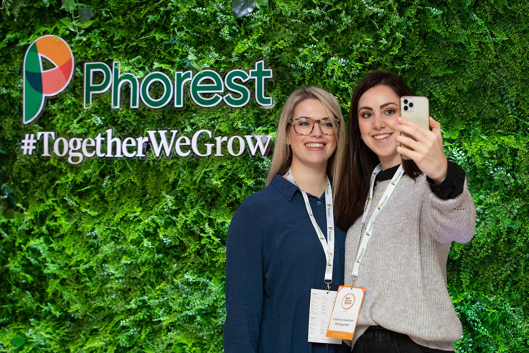 Networking event photo of attendees at Salon Owners Summit 2023 in Dublin Royal Convention Centre