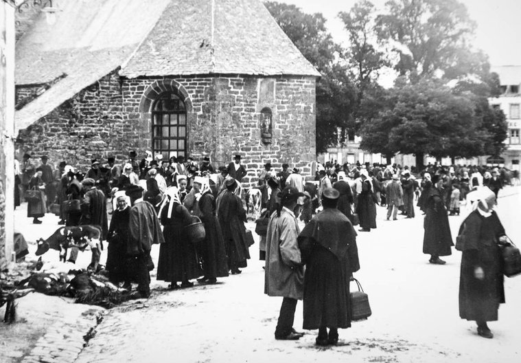 Photographie Fernand Cadoret, Foire, région du Faouët, circa 1900