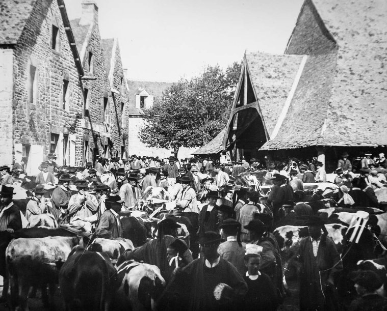 Photographie Fernand Cadoret, Foire, région du Faouët, circa 1900