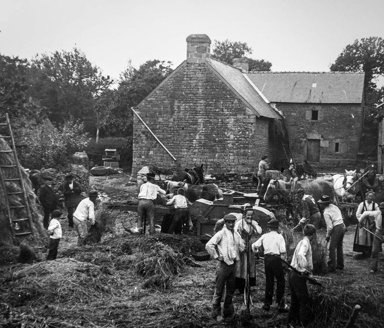 Photographie Fernand Cadoret, Keranval, région du Faouët, circa 1900