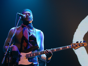 ALUNE WADE LIVE