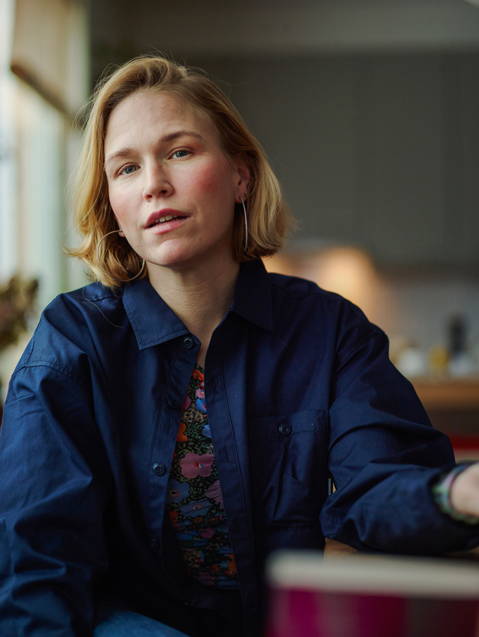 230205 Stockholm
Frida Lund i sin lägenhet i Stockholm under en fotografering till Två Dagar.