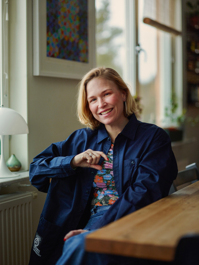 230205 Stockholm
Frida Lund i sin lägenhet i Stockholm under en fotografering till Två Dagar.