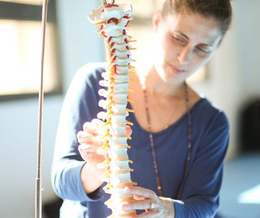 anatomy class at Luna Alignment Yoga 100-hour yoga therapy TTC at Koh-Phangan Thailand