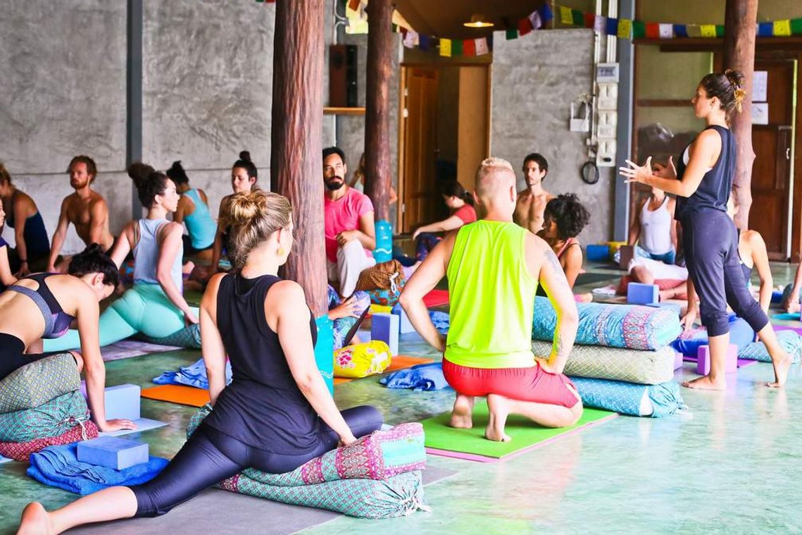 alignment yoga class at Luna Alignment Yoga 300-hour yoga advanced TTC at Koh-Phangan Thailand