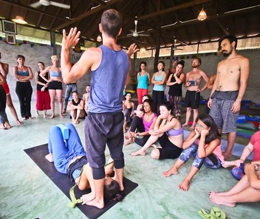 yoga class at Luna Alignment Yoga 100-hour yoga therapy TTC at Koh-Phangan Thailand