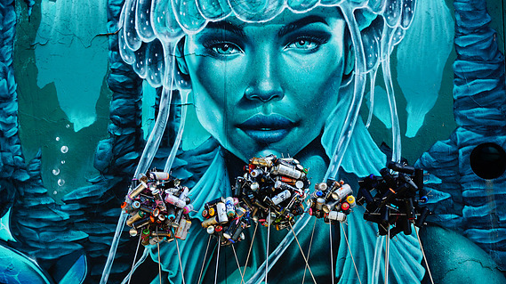 Sculpture in front of a Urban Art Murals in the Verdanson in Montpellier France 2023