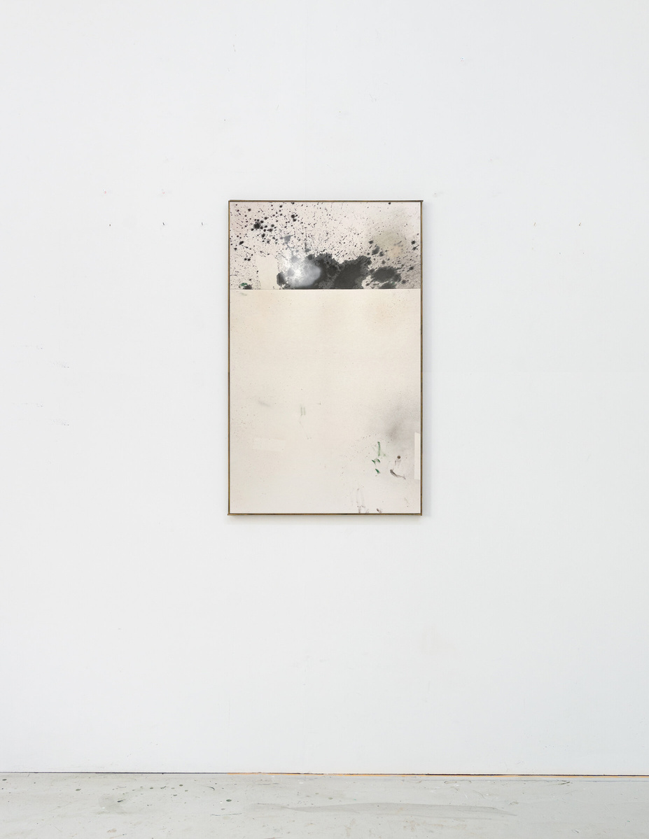 Tache noire fendue, 2022 | Acrylic paint, acrylic spray, soft pastel, oil pastel, and charcoal on raw cotton | 130 x 80 cm