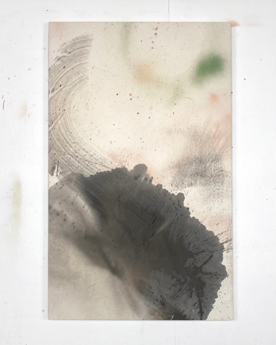 Alejandro Javaoyas - Noire et glauque, 2022 | Acrylic paint, acrylic spray, soft pastel, oil pastel, and charcoal on raw cotton | 130 x 80 cm