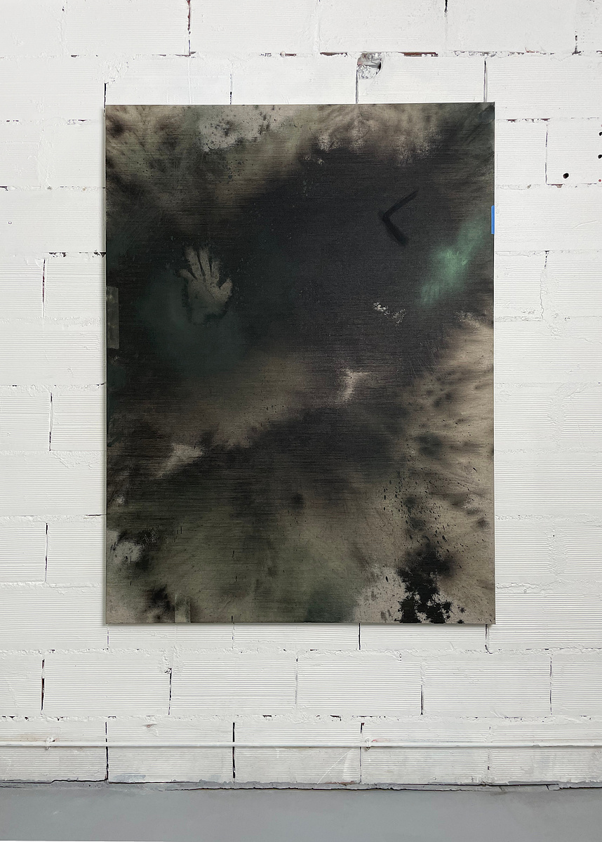 Schwarzgrün 5, 2022 | Acrylic paint, acrylic spray, soft pastel, oil pastel, and charcoal on raw cotton | 160 x 120 cm