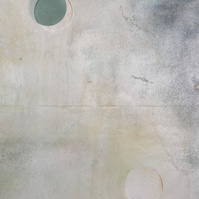 Plastique perforé 2, 2022 | Acrylic paint, acrylic spray, soft pastel, oil pastel, charcoal, and plastic foil on raw cotton | 160 x 120 cm