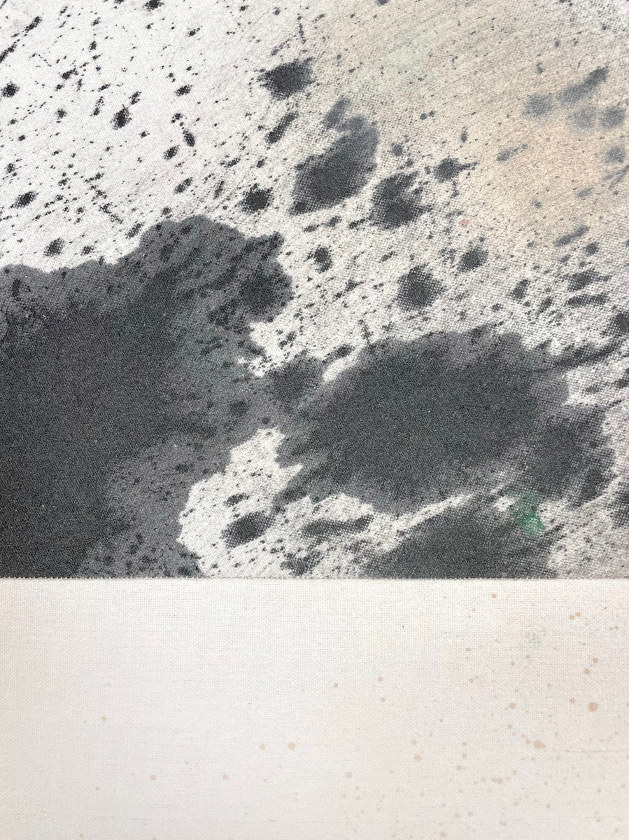 Tache noire fendue, 2022 | Acrylic paint, acrylic spray, soft pastel, oil pastel, and charcoal on raw cotton | 130 x 80 cm