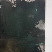 Schwarzgrün 2, 2022 | Acrylic paint, acrylic spray, soft pastel, oil pastel, and charcoal on raw cotton | 200 x 150 cm