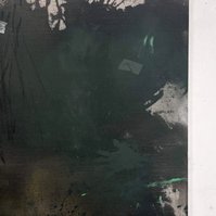 Schwarzgrün 2, 2022 | Acrylic paint, acrylic spray, soft pastel, oil pastel, and charcoal on raw cotton | 200 x 150 cm