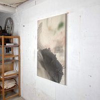 Alejandro Javaoyas - Noire et glauque, 2022 | Acrylic paint, acrylic spray, soft pastel, oil pastel, and charcoal on raw cotton | 130 x 80 cm