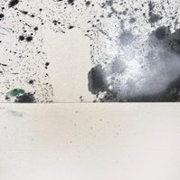 Tache noire fendue, 2022 | Acrylic paint, acrylic spray, soft pastel, oil pastel, and charcoal on raw cotton | 130 x 80 cm