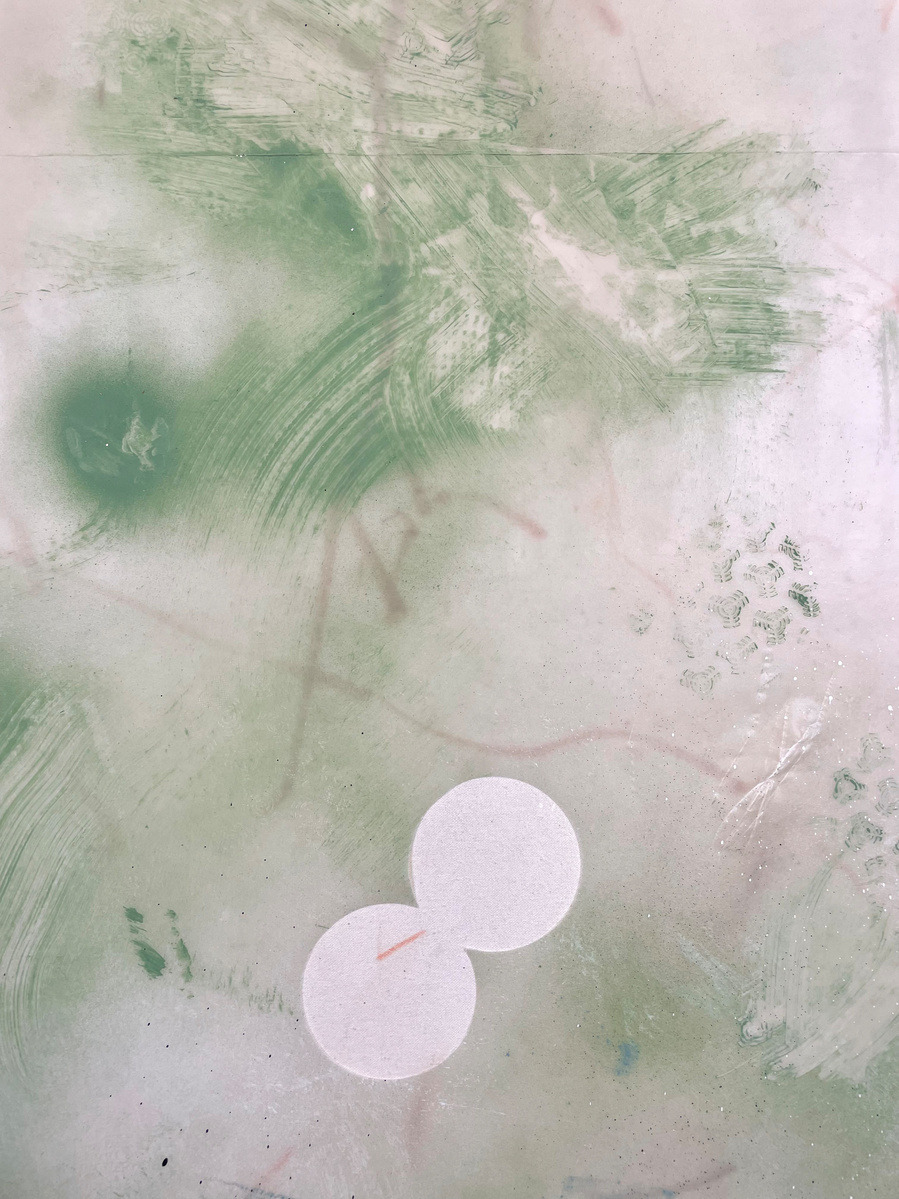 Plastique perforé 3, 2022 | Acrylic paint, acrylic spray, soft pastel, oil pastel, charcoal, and plastic foil on raw cotton | 160 x 120 cm