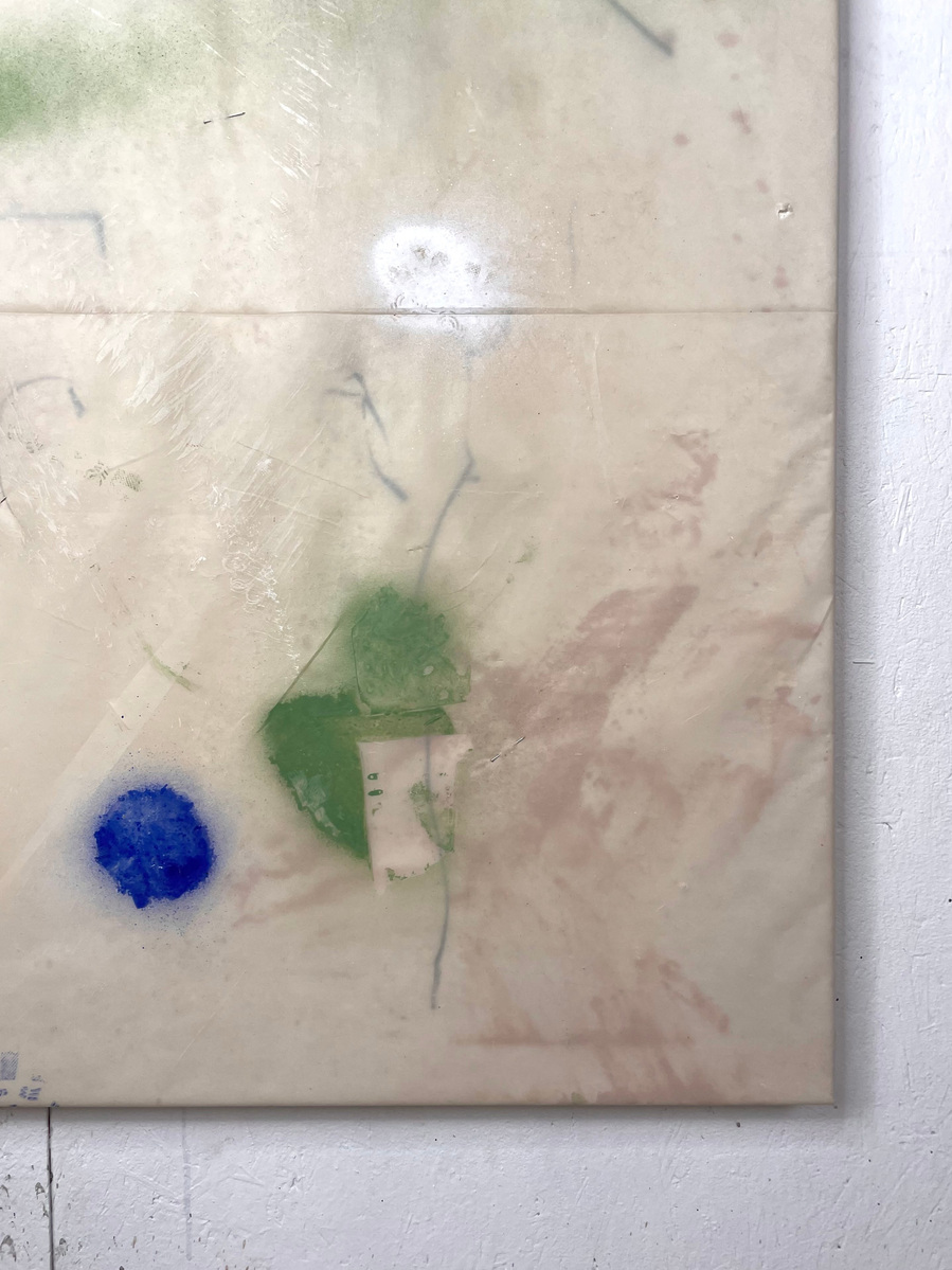 Glauque et cobalt, 2022 | Acrylic paint, acrylic spray, soft pastel, oil pastel, charcoal, and plastic foil on raw cotton | 160 x 120 cm