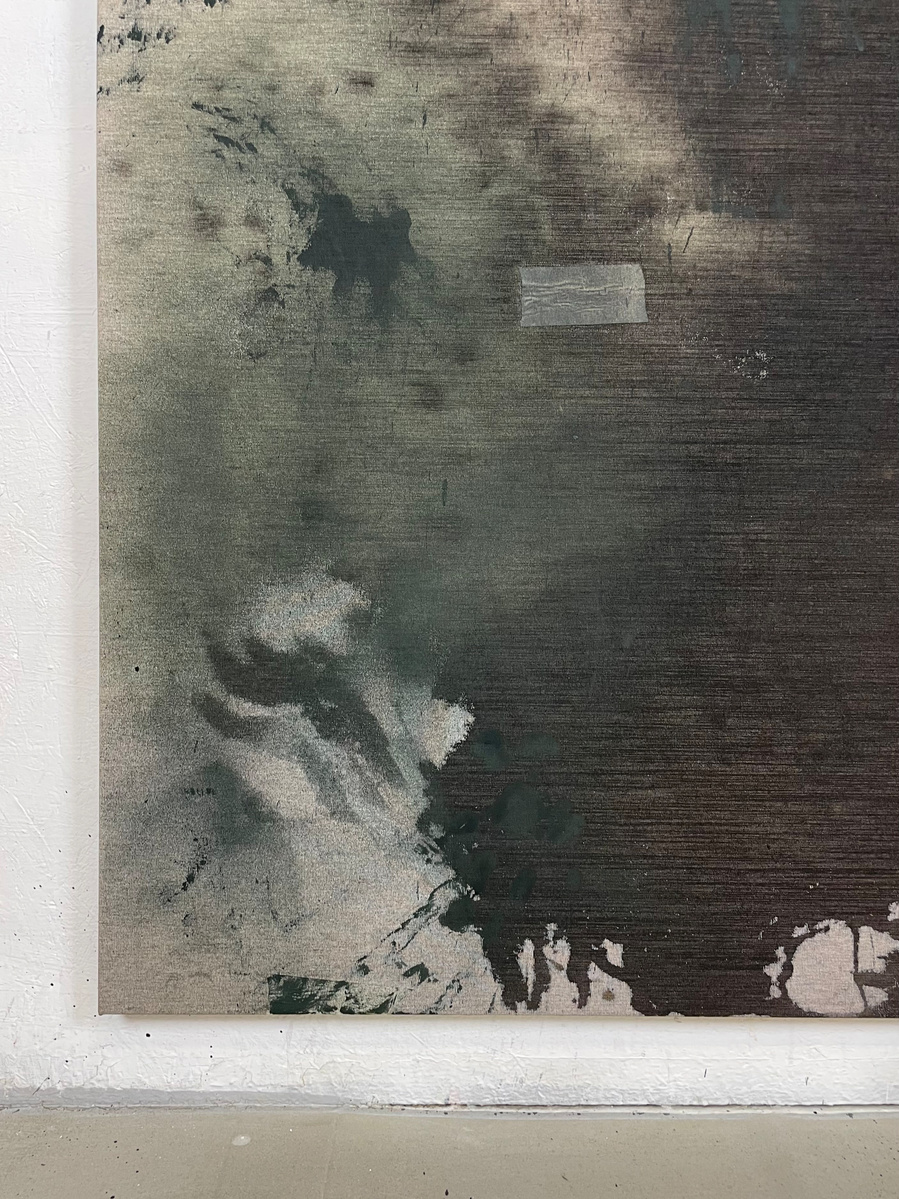 Schwarzgrün, 2022 | Acrylic paint, acrylic spray, soft pastel, oil pastel, and charcoal on raw cotton | 200 x 150 cm