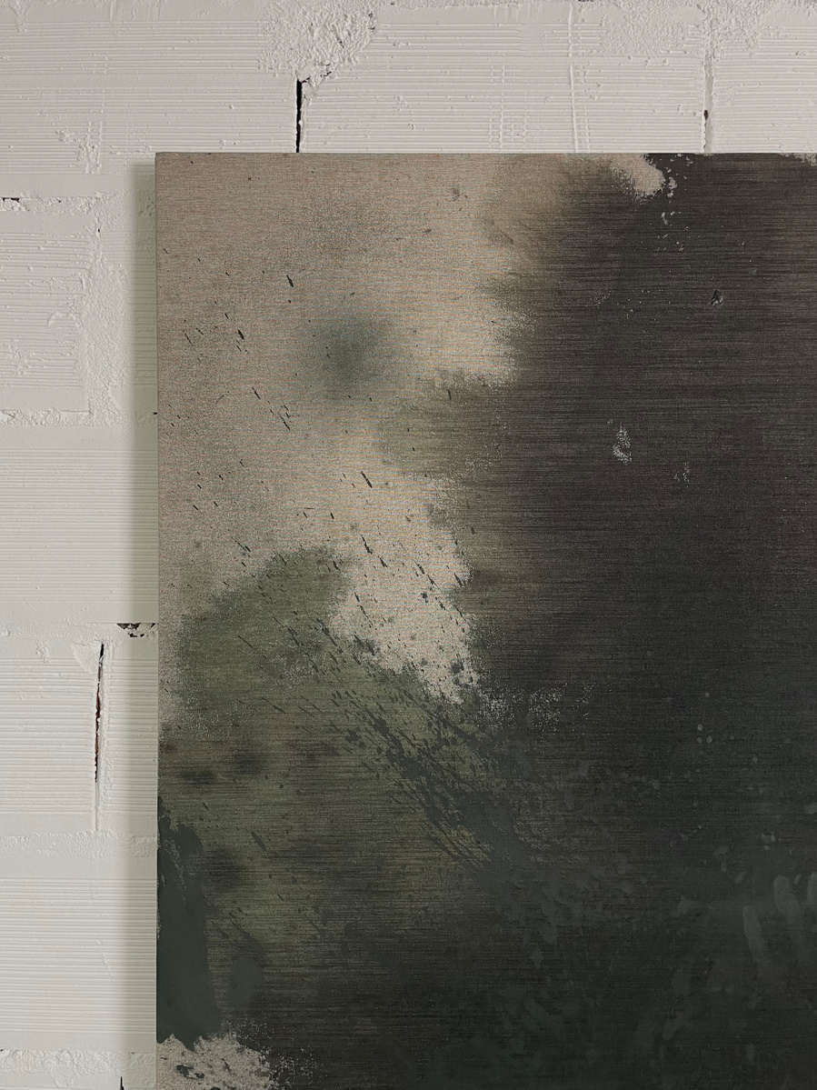 Schwarzgrün 4, 2022 | Acrylic paint, acrylic spray, soft pastel, oil pastel, and charcoal on raw cotton | 200 x 150 cm