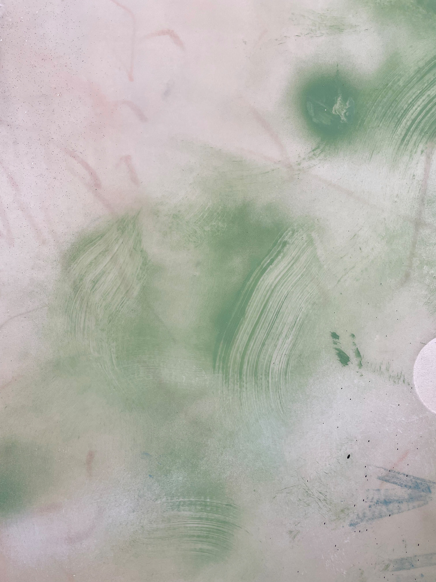 Plastique perforé 3, 2022 | Acrylic paint, acrylic spray, soft pastel, oil pastel, charcoal, and plastic foil on raw cotton | 160 x 120 cm