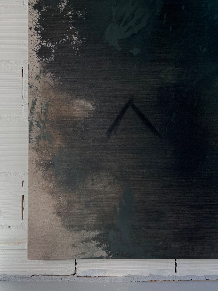 Schwarzgrün 3, 2022 | Acrylic paint, acrylic spray, soft pastel, oil pastel, and charcoal on raw cotton | 200 x 150 cm