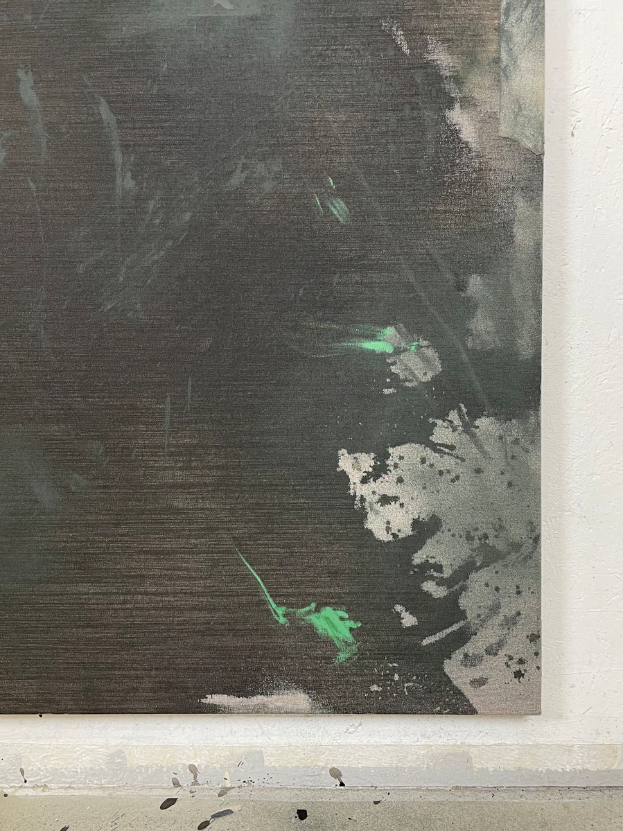 Schwarzgrün, 2022 | Acrylic paint, acrylic spray, soft pastel, oil pastel, and charcoal on raw cotton | 200 x 150 cm