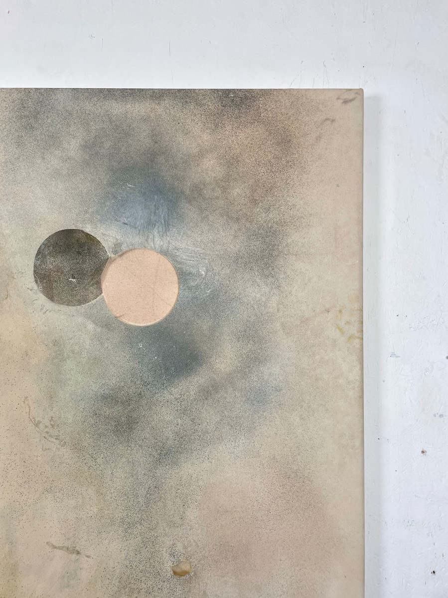 Plastique perforé 2, 2022 | Acrylic paint, acrylic spray, soft pastel, oil pastel, charcoal, and plastic foil on raw cotton | 160 x 120 cm