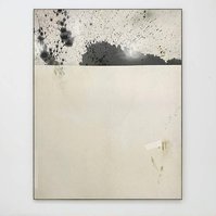 Alejandro Javaoyas - Tache noire fendue 2, 2022 | Acrylic paint, acrylic spray, soft pastel, oil pastel, and charcoal on raw cotton | 160 x 120 cm