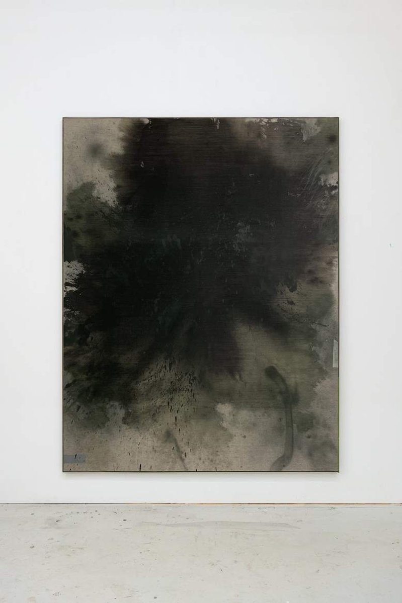 Alejandro Javaloyas - Schwarzgrün 4, 2022 | Acrylic paint, acrylic spray, soft pastel, oil pastel, and charcoal on raw cotton | 200 x 150 cm