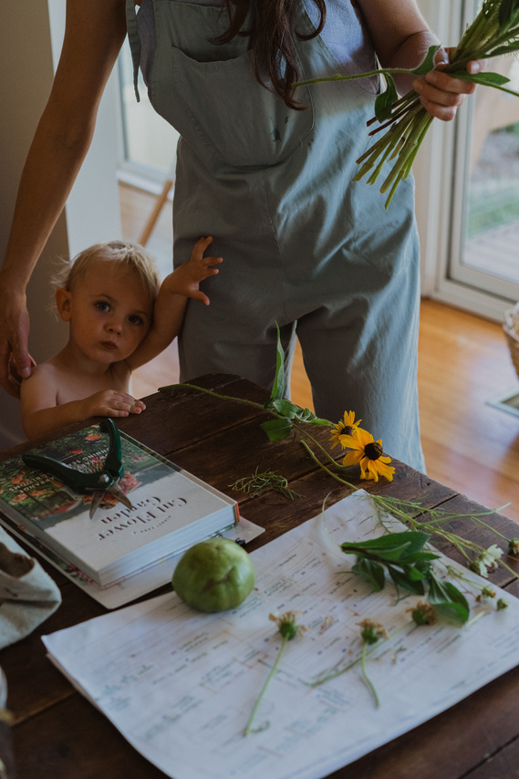 Photography Canberra creative Louise Hunt micro flower farmer and florist