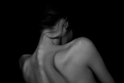 Photo Stéphane Coutelle
French photographer Paris
beauty, nude, fine art, flower, art print 
éditions La Belle Étoile*
beauty photographer, cosmetic, beauté, CARBONE, noir et blanc, La Belle Étoile*, nu
