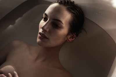 Photo Stéphane Coutelle
French photographer Paris
beauty, nude, fine art, flower, art print 
éditions La Belle Étoile*
beauty photographer, cosmetic, beauté
nuit, Insomnies, Damiani editore