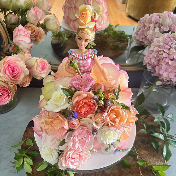 best cakes in malibu, custom cakes, best cakes malibu, the girl with the cakes, Jenefer Taylor, BLUEM MALIBU, barbie cake, pretty cakes