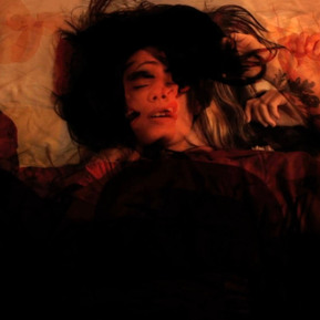 Marea, video musical de la banda Mugre. Dirigido por Carlos Ledesma.
