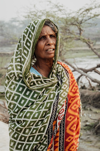 Apres le cyclone yaas, les habitants se desolent de la foret de mangove disparue, ils n&#x27;ont plus de travail, bengale occidental, inde, fevrier 2022, after the yaas cyclone the inhabitants are sorry that the mangrove forest has gone, they don&#x27;t have work a