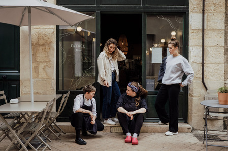 Portrait de l&#x27;équipe féminine au restaurant Orta à Bordeaux 