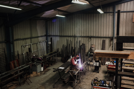 Atelier de ferronnerie, les mèches noires à Taden en Bretagne. Fabrication d'un escalier sur mesure