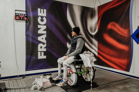 Entrainement epée de Romain Noble (FRA) pour les jeux olympiques de Tokyo 2020 avec son Maitre d&#x27;arme Jean-Yves Huet (Fra) Equipe de France handisport escrime. Bordeaux &#x2F; Gironde &#x2F; France &#x2F; 12&#x2F;2020